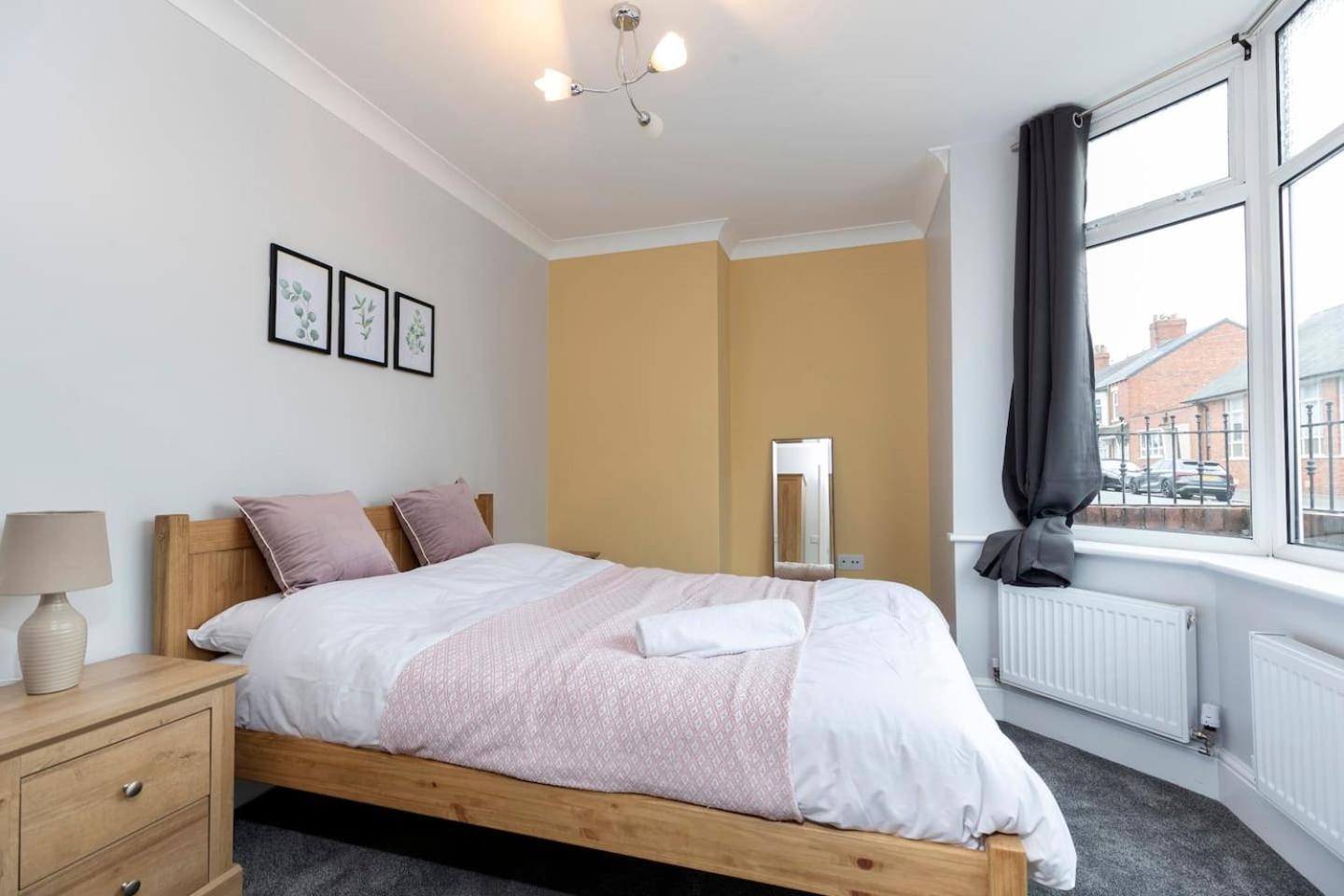 Modern 2 Bedroom Perfect For Family Friends And Workers South Shields Buitenkant foto